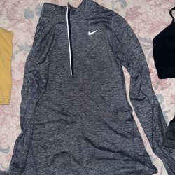 nike workout top