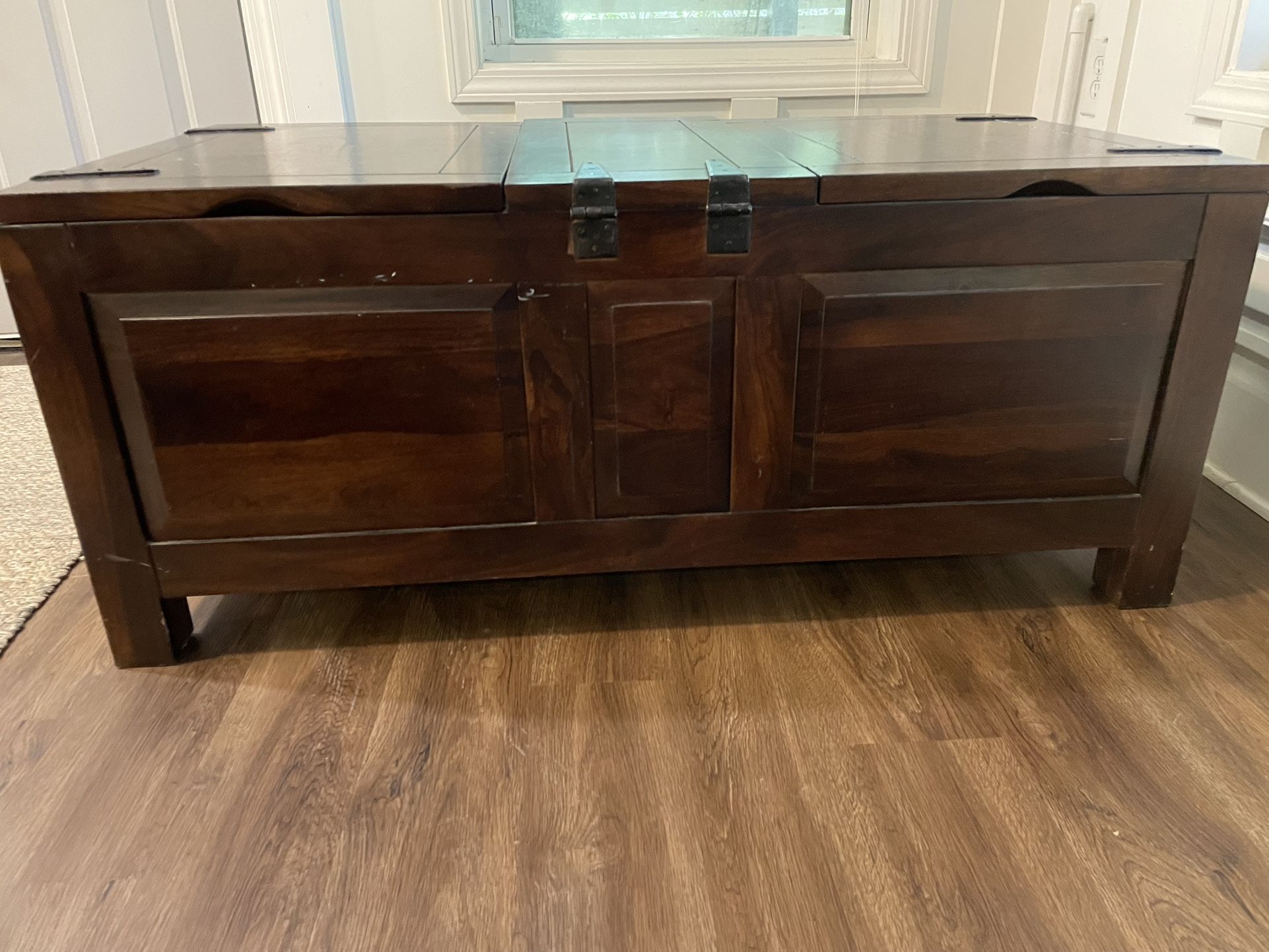 Wine Storage / Coffee table / Trunk