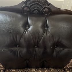 Beautiful and elegant Venetian style sofa