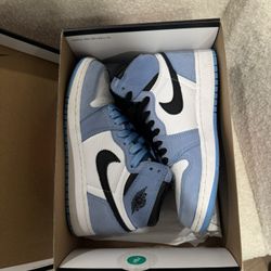 🔥 Jordan 1s - 5.5y - UNC