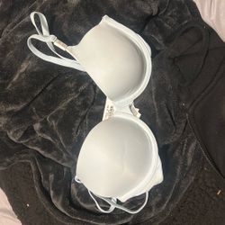 VS Pink Lightly Lined Bras Size 32 C