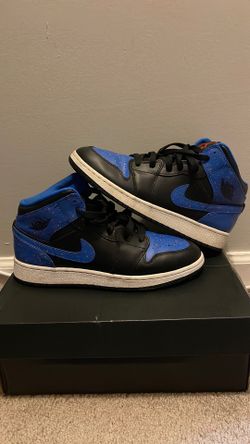 Air Jordan 1 Mid – Size 6.5Y