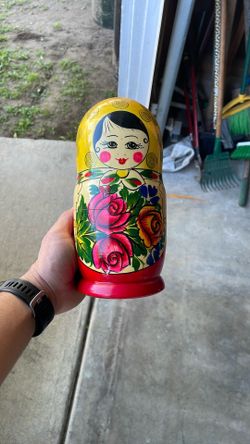 Set Of 8 Nesting Dolls
