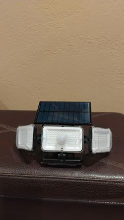 Lámpara solar nueva