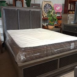 Beautiful Queen Bedroom Set 