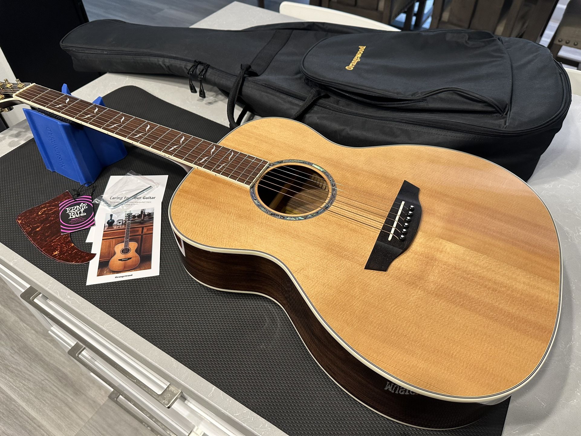 Orangewood Brooklyn Guitar