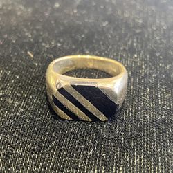 14kt Yellow Gold Black Stripe Onyx Ring