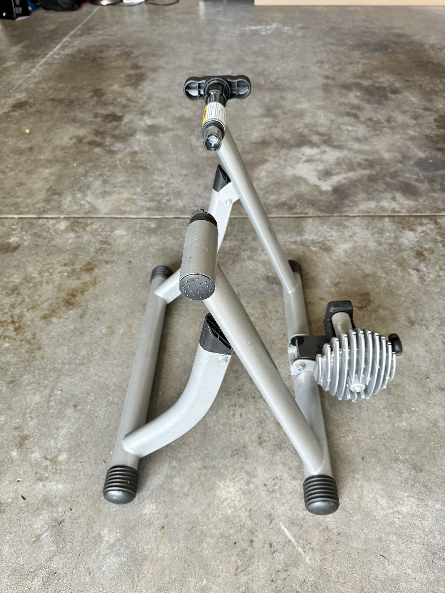 Stationary Bike Trainer With Front Tire Cycle Ops Block