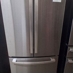 New GE refrigerator with warranty