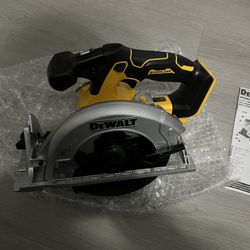 Brand New DEWALT DCS565B 20V MAX 6-1/2″ Brushless Circular Saw – $110*
