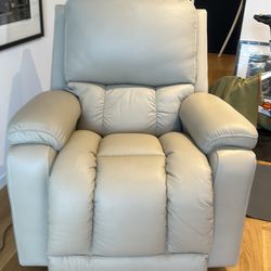 Lazy rocker recliner top of the line