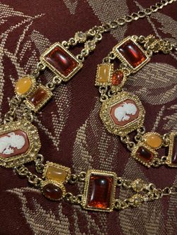 Beautiful gold necklace with bracelet