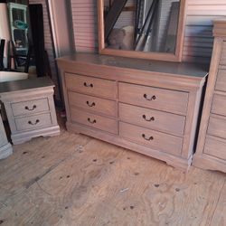 Bedroom Dresser Set