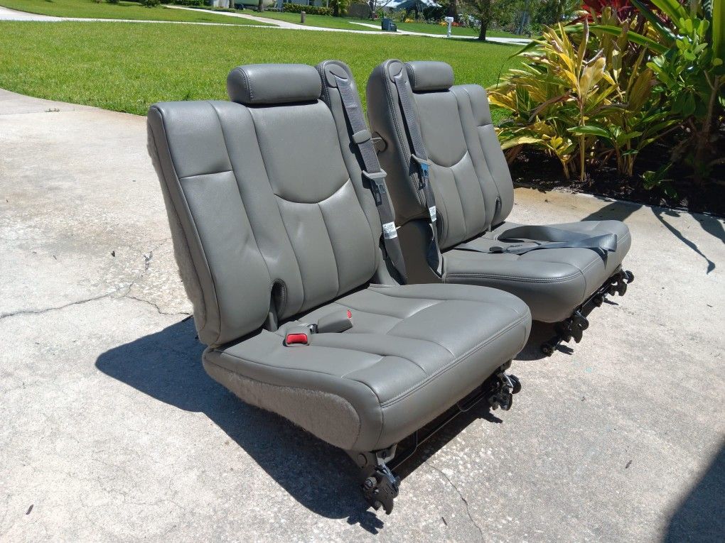 00-06 CHEVROLET TAHOE GMC YUKON COMPLETE REAR THIRD ROW SEATS

