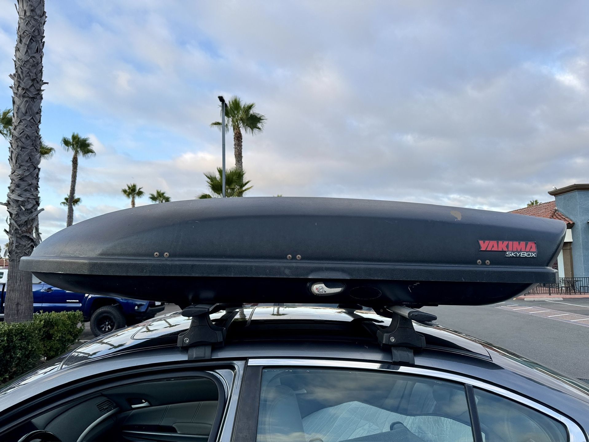 Yakima Skybox 16 Cargo Box