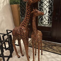 Giraffe Furniture Pieces