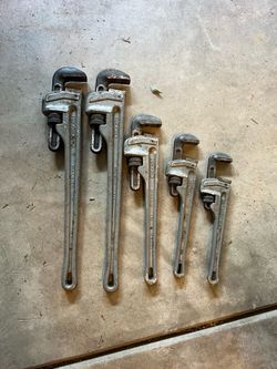 Rigid aluminum pipe wrench set