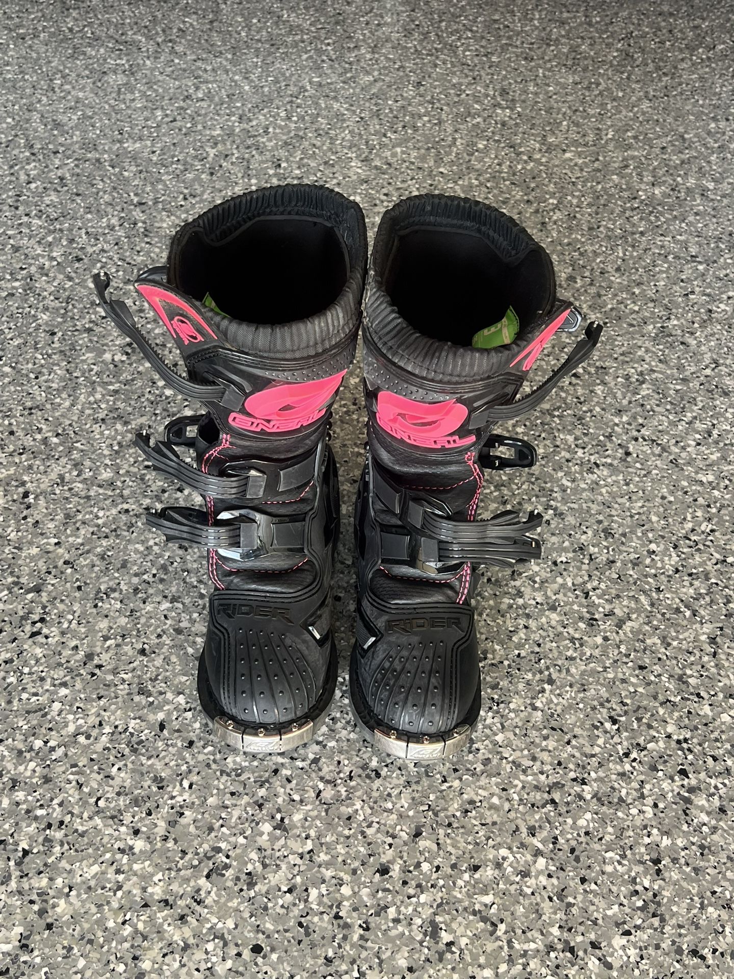 O'Neal youth rider boots, black and pink, size 3. Excellent condition—like new.