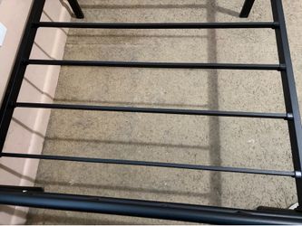 Metal bed frame