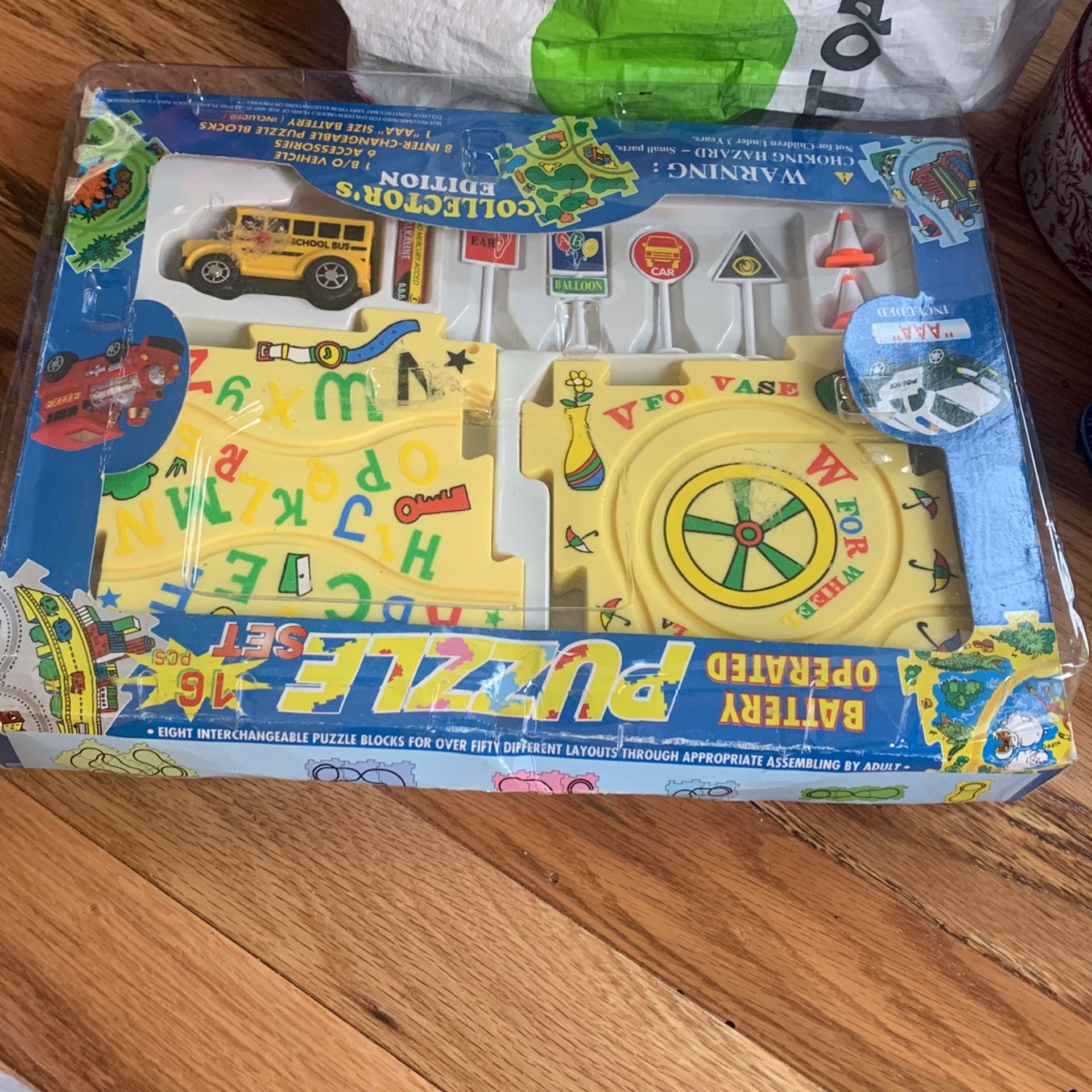 Battery Operated Puzzle 16 pcs