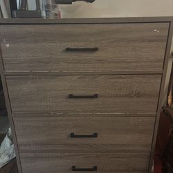 PENDING: Free dresser