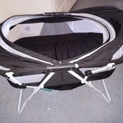 Dom Baby Bassinet 