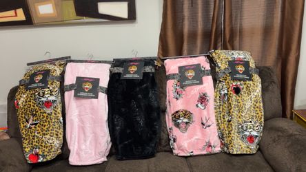 Ed hardy oversized throw