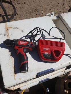 MILWAUKEE DRILL DRIVER 3/8 12V