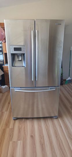 Samsung Refrigerator, like new condition