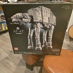 LEGO StarWars AT-AT 75313 Ultimate Collectors Series