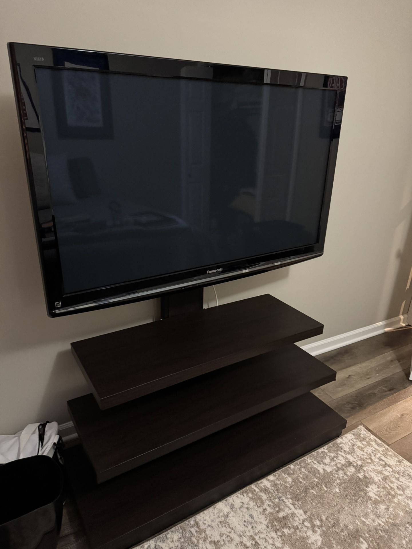 55 Inch Samsung Plasma TV w/mount AND Stand