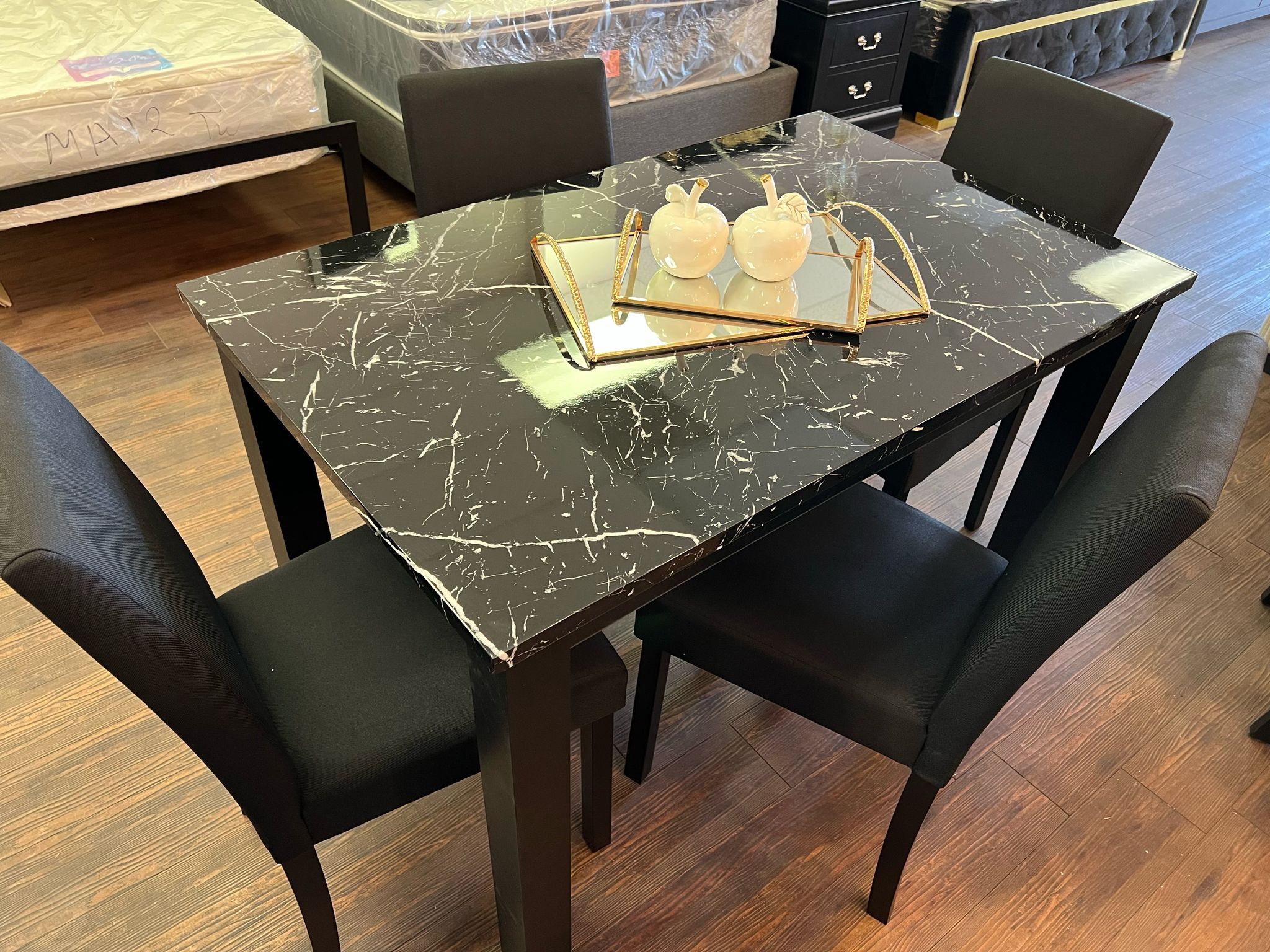 5pc dining Room Table Set 