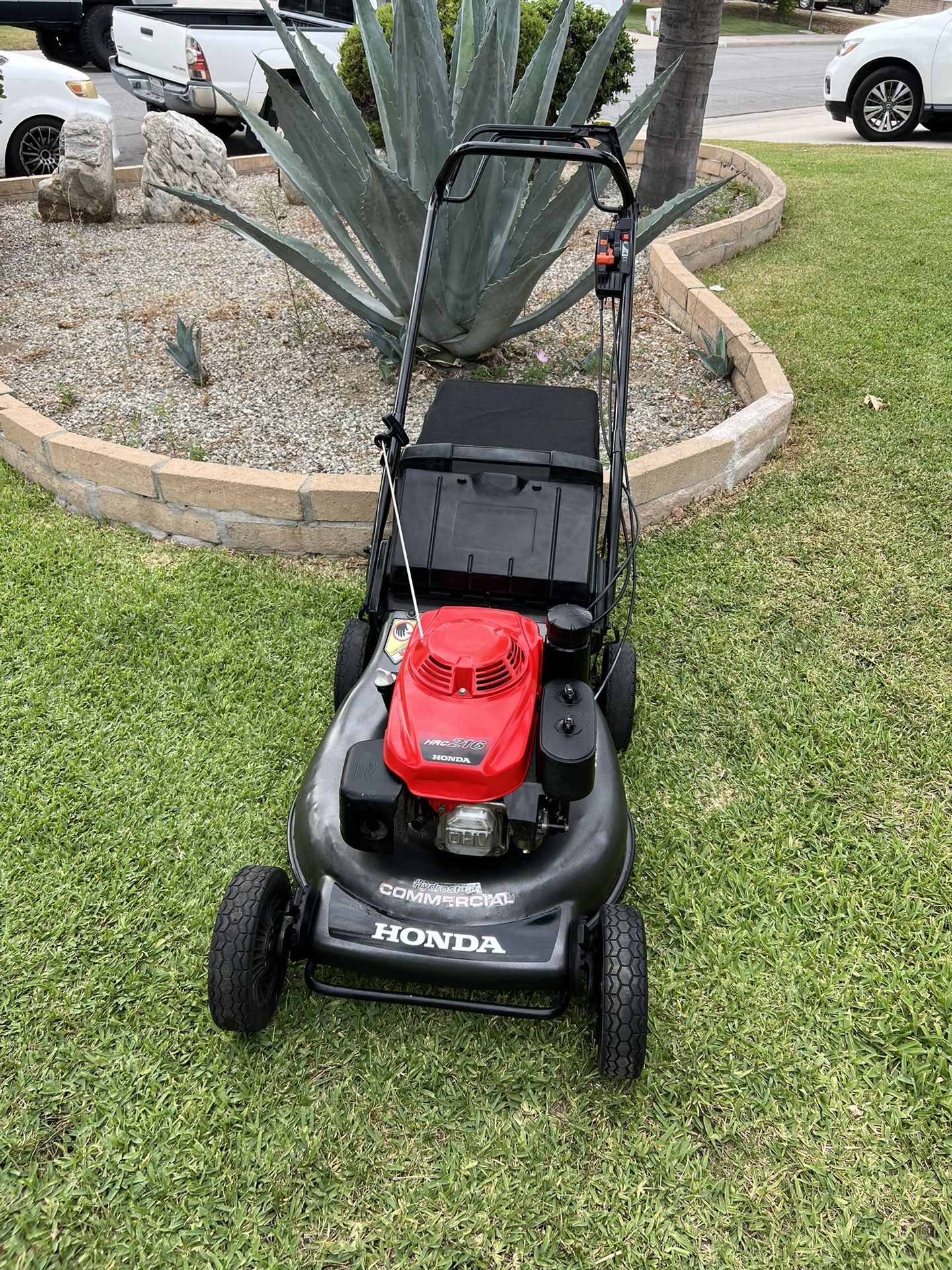 HondaHRC 216 hydrostatic transmission Commercial Lawn Mower