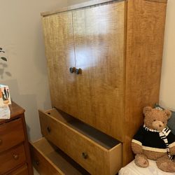 Bedroom set NO BED!! 