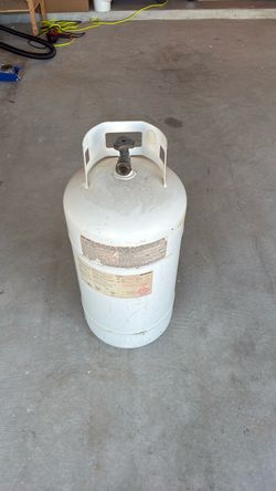 40 lb Propane tank for grills