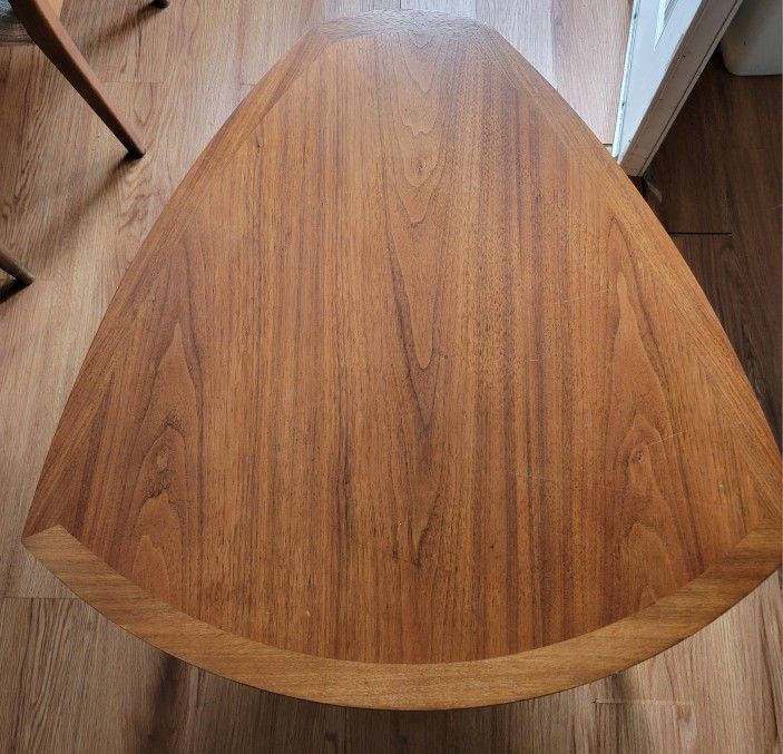 Mid-Century Heritage 313-8-58 Natural Walnut Guitar Pick End Table