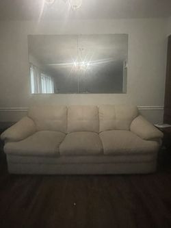 Excellent Condition Couch Must Go This Week!