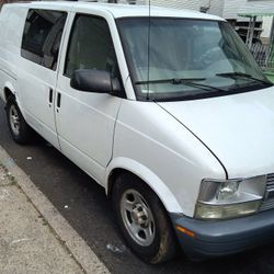 2004 Chevrolet Astro Van