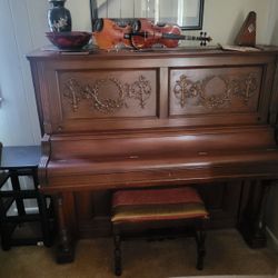 Antique Piano