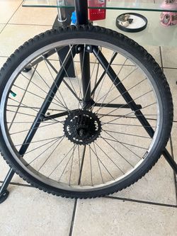 Rear wheel for bicycles 26”. Tube+tire+rim👌 ready to use it. Rueda trasera para bicicletas