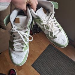 Nike Honeydew Dunks Size 11