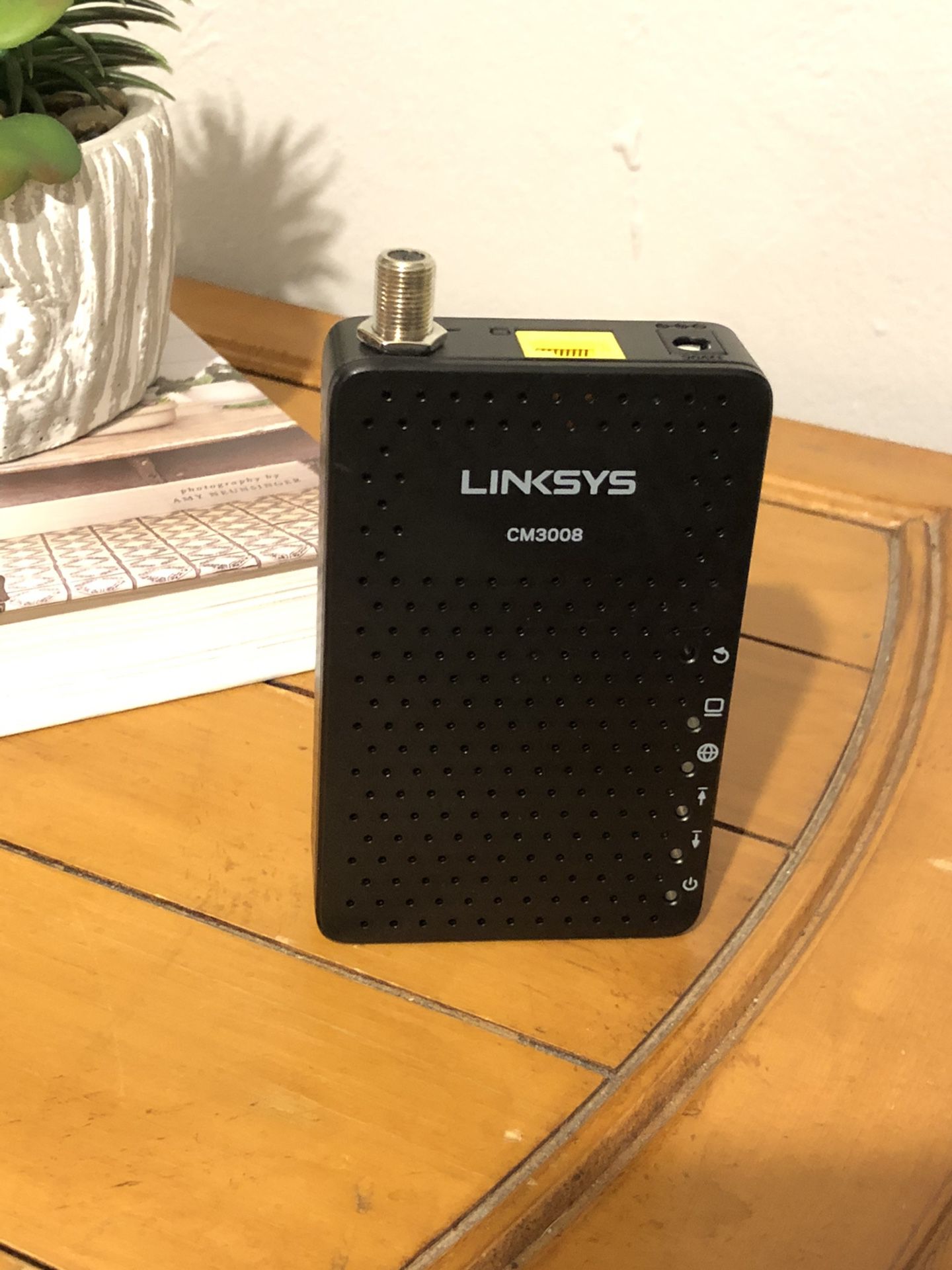 Linksys CM3008 Cable Modem for Comcast Cox Time Warner with speeds just under 400 Mbps
