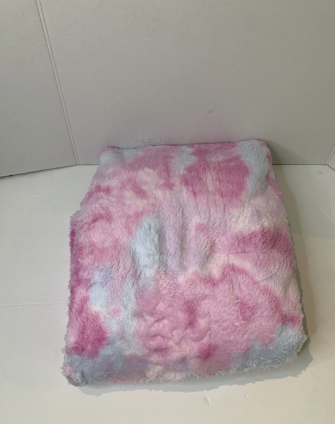 Kids pink unicorn plush Blanket. (T)