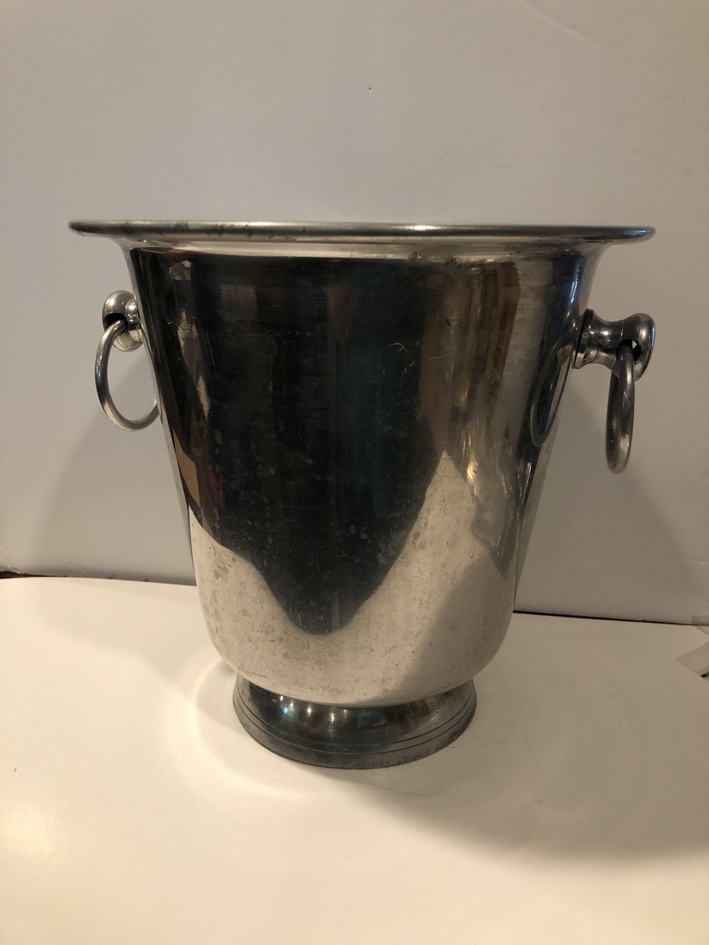 Champagne, Ice bucket or vase