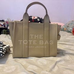 Marc Jacob’s Leather Handbag 