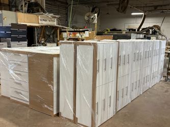 Dresser with mirror and chest – White, Black, and Gray