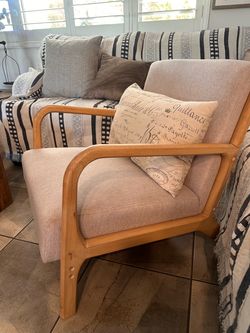 Accent chair
