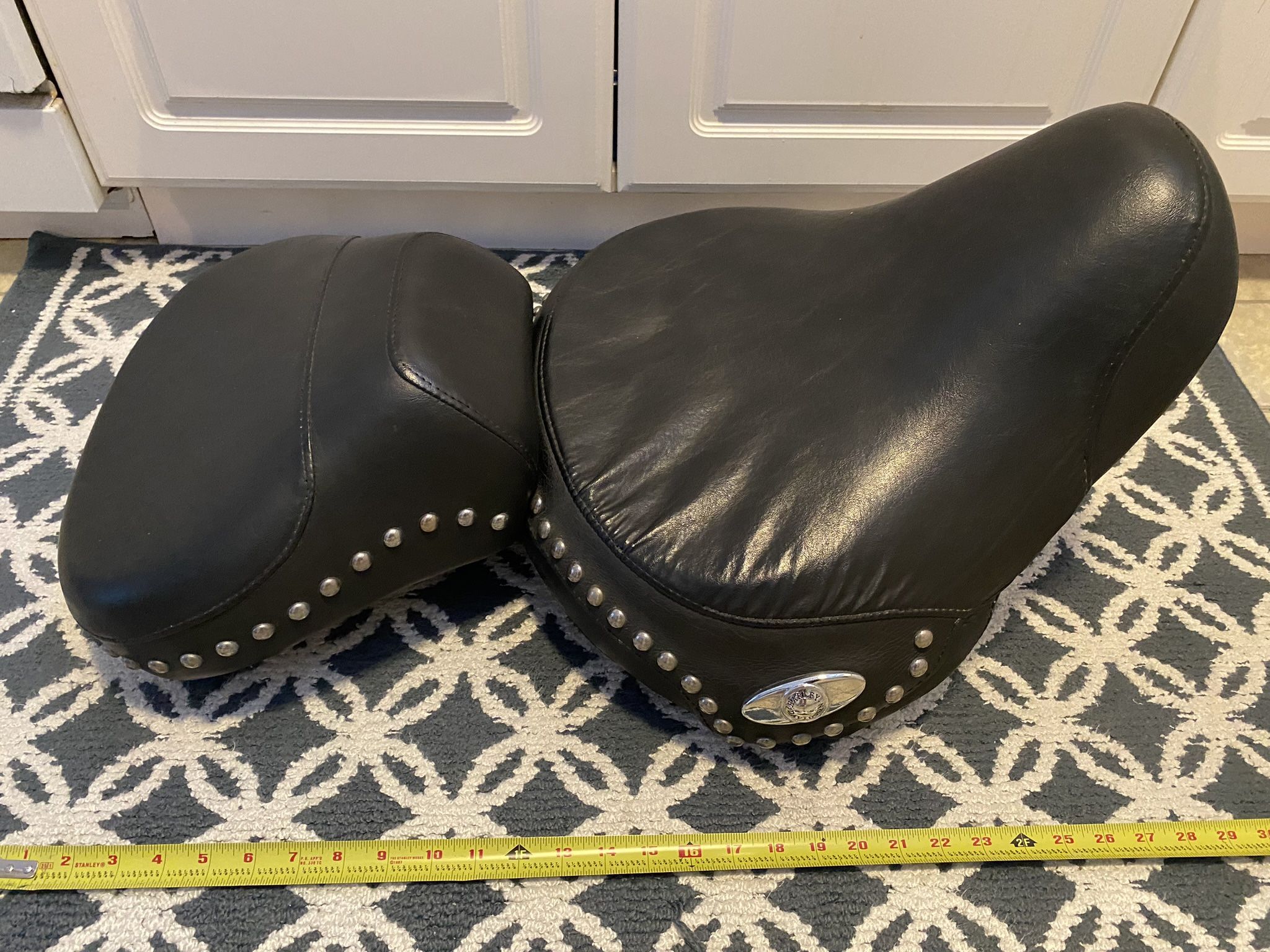 HARLEY DAVIDSON Fatboy Softail Studded MotorCycle Seat