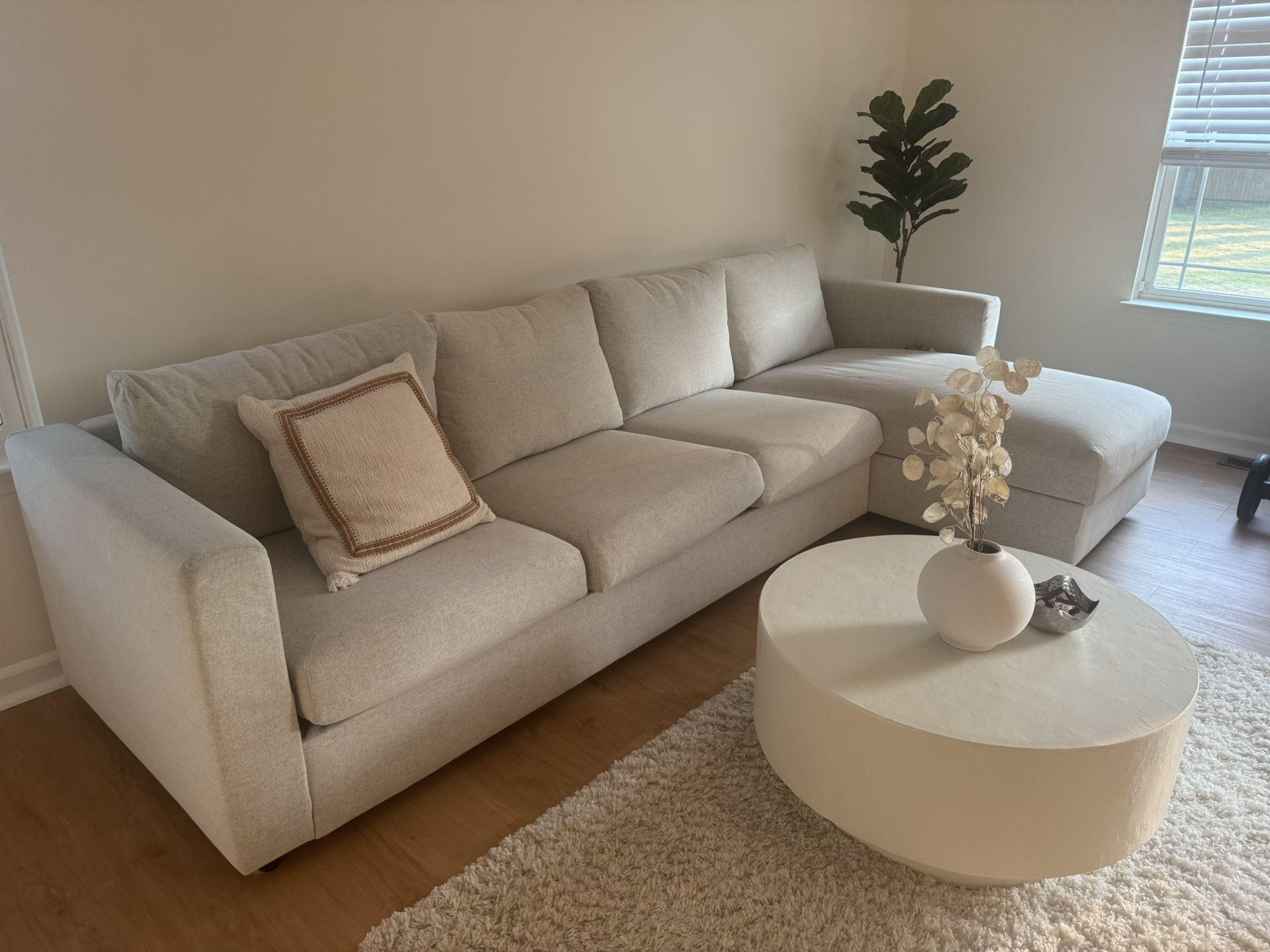 Sofa + Coffe Table