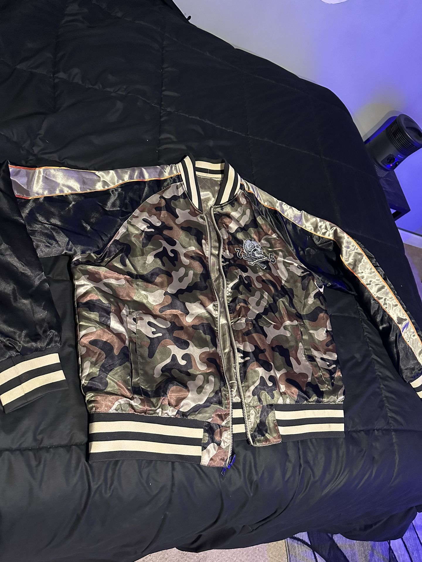 bomber jacket size Large reversible 